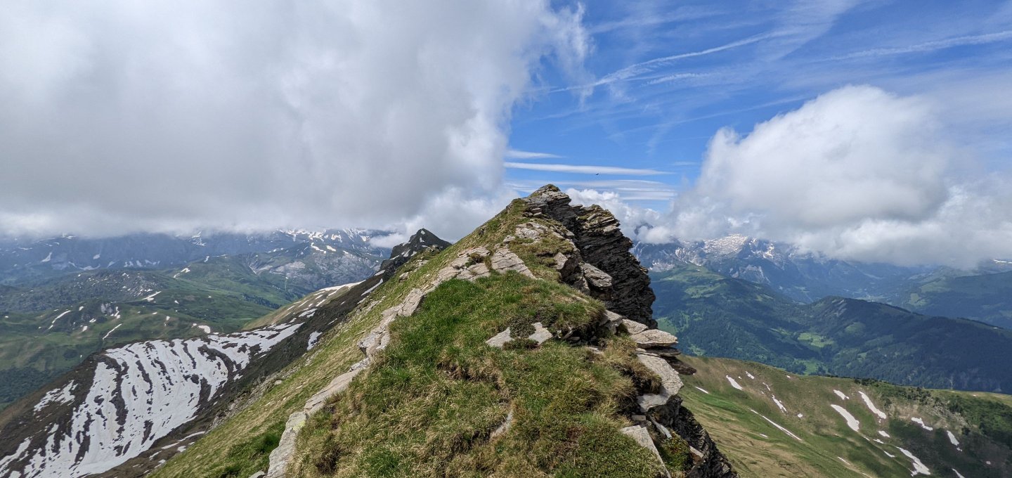 Grat vom Giferspitz zum Lauenehore - &copy; Simon Rüfenacht