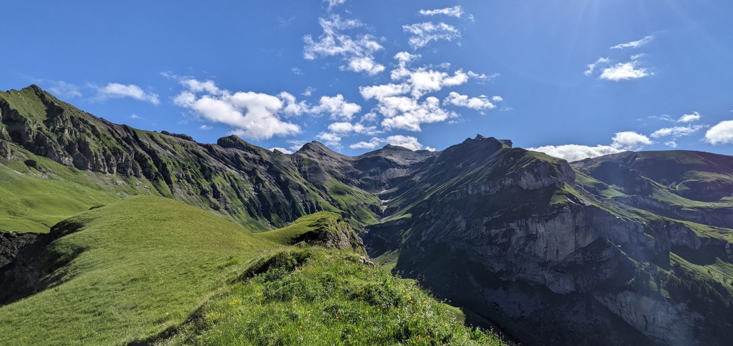 Sensationelle Aussicht vom Glütschstock - &copy; Simon Rüfenacht