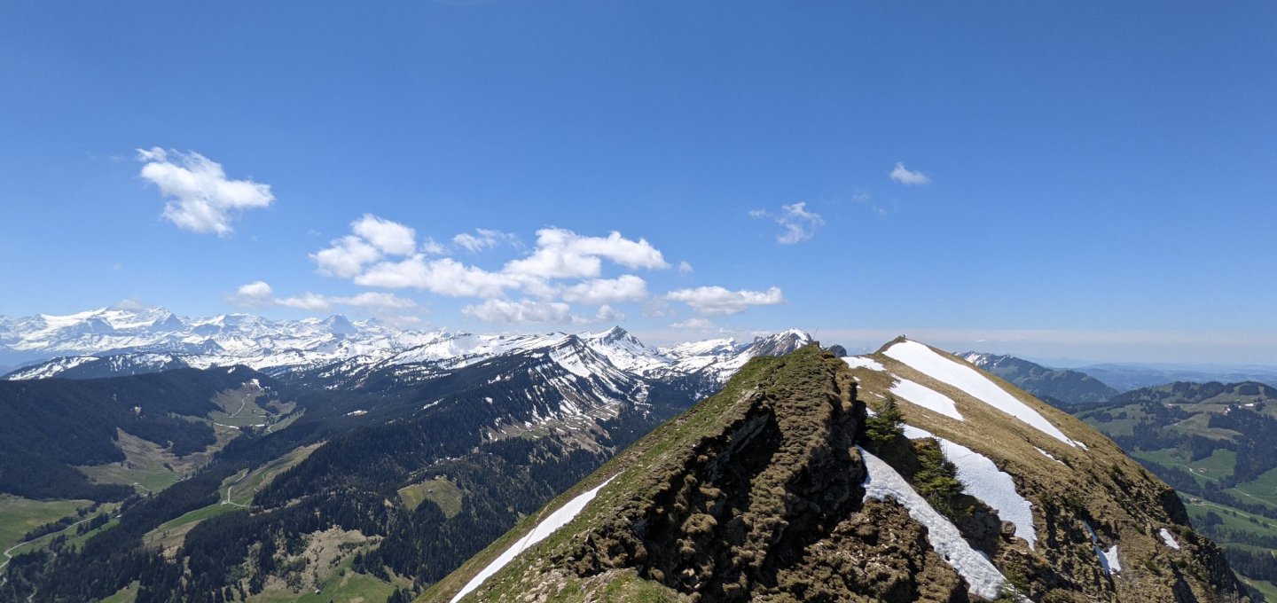 &copy; Simon Rüfenacht - 30.05.2021